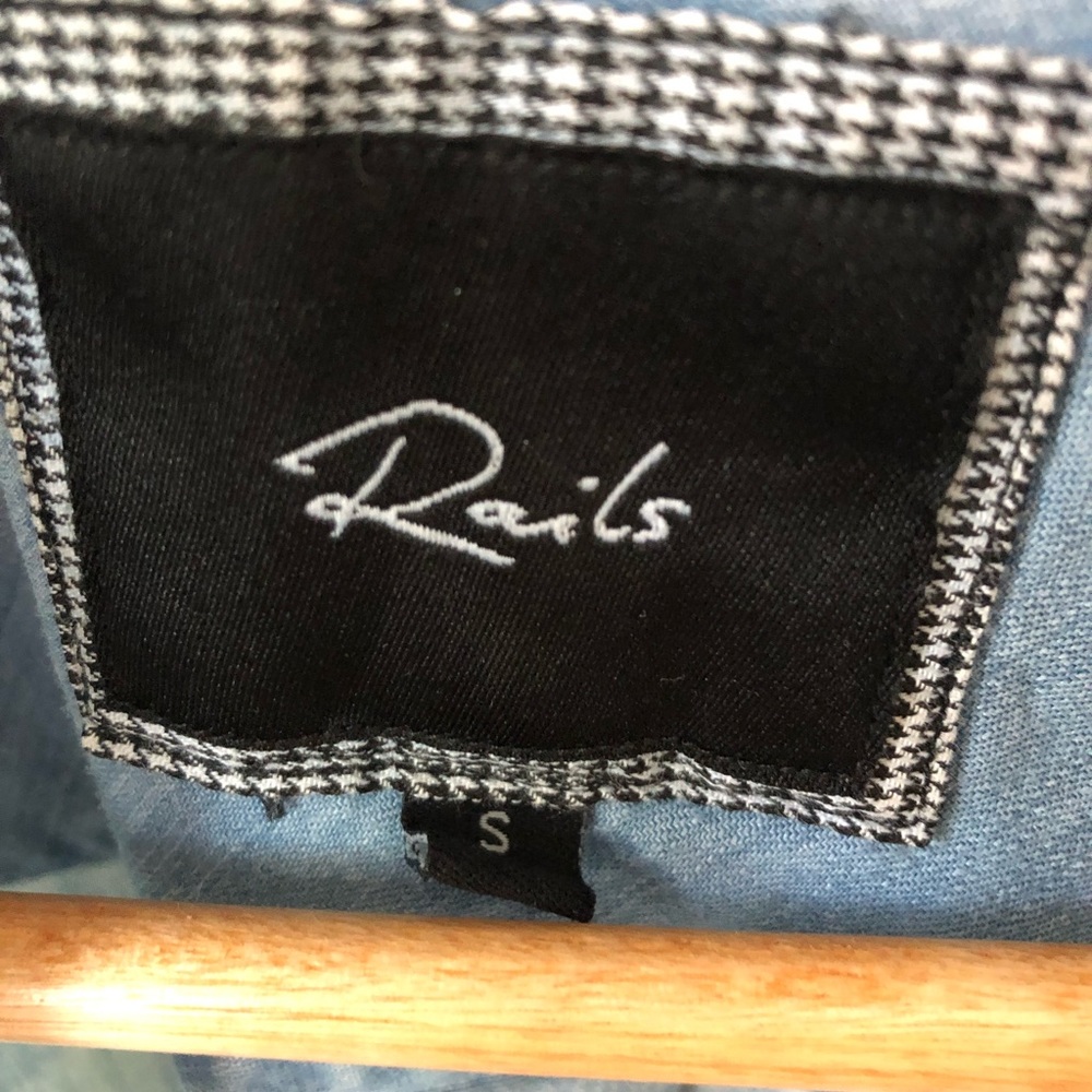 Rails Chambray Denim Button Down Shirt Size Small - image 3